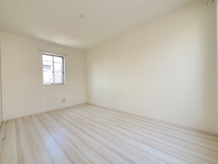 ⑪2階洋室約6.7帖