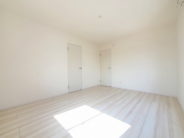 ⑦2階洋室約7.8帖